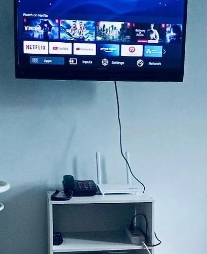 Beacon Makati Free Pool Access Free Wifi 100mbps & Free Netflix * Manila