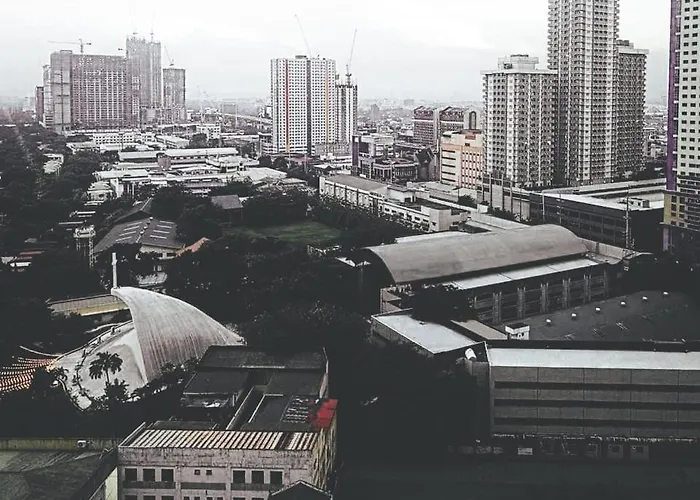 Beacon Makati Free Pool Access Free Wifi 100mbps & Free Netflix *