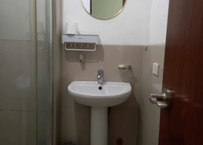 Beacon Makati Free Pool Access Free Wifi 100mbps & Free Netflix